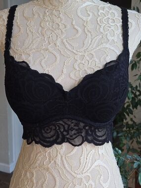 PINK Victoria's Secret Black Lace Bralette
